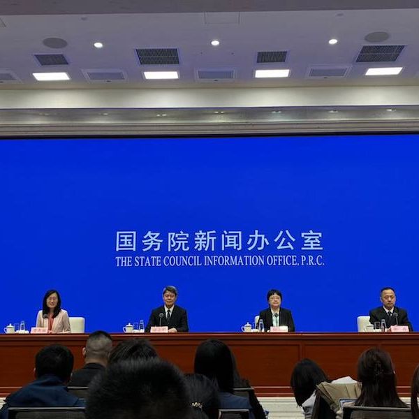 100新车中69辆有L2级智驾功能！工信部：加快编制智能网联新能源汽车等“十五五”规划｜快讯