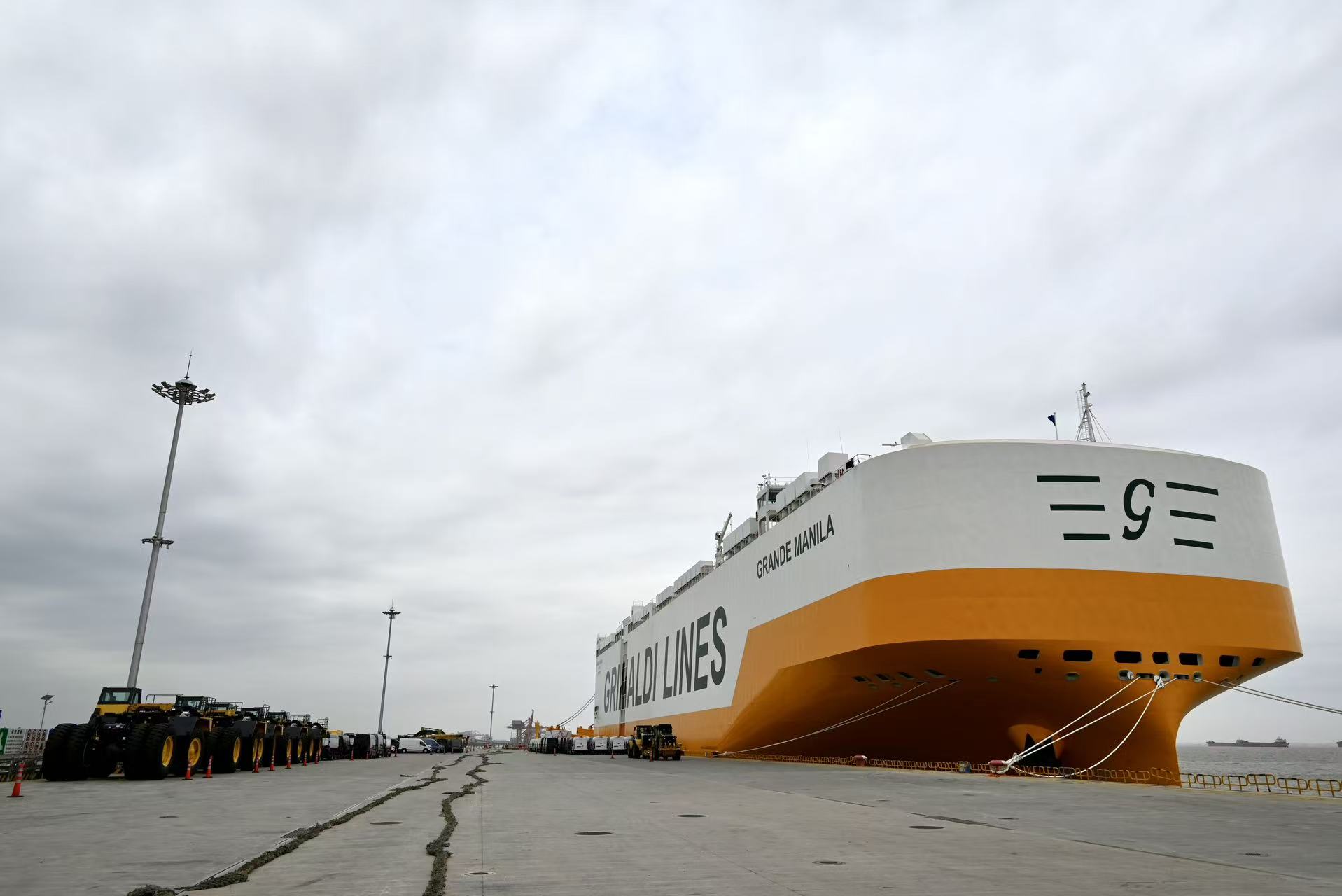太仓港实地调研：货如轮转，汽车出口持续高景气|解码新趋势