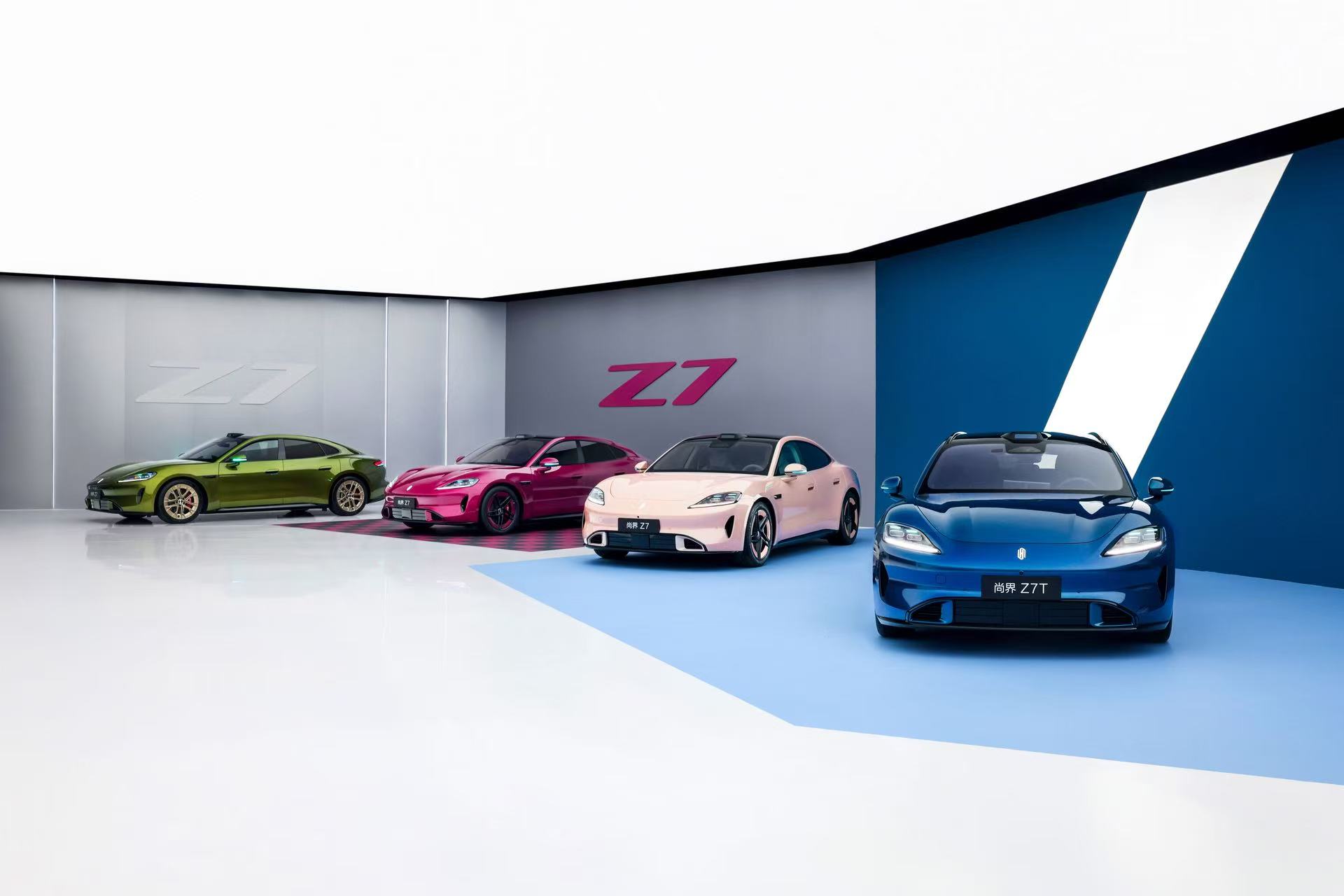 鸿蒙智行五车齐发，新款问界M9预售价49.98万元起，余承东放话让追赶者“永远追不上”