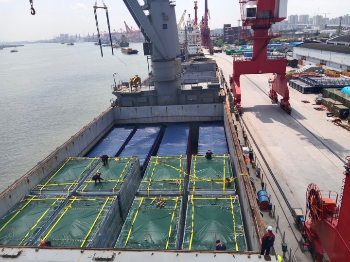 “从申报到办结，全程高效！”吴淞边检站“一船一策”助力重点工程设备出海