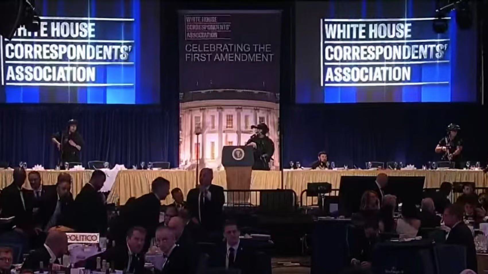 白宫记者晚宴传出“枪声” 特朗普被紧急疏散
