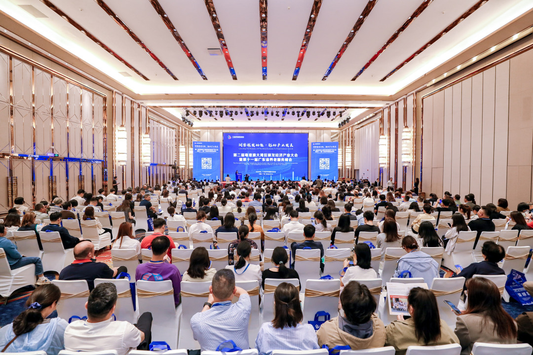 科技赋能智慧养老，康养机器人“入局”亟需行业标准