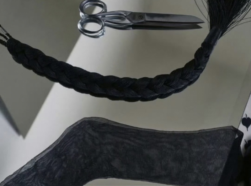 LEMAIRE就“长辫造型涉嫌辱华”致歉！刚在北京开新店