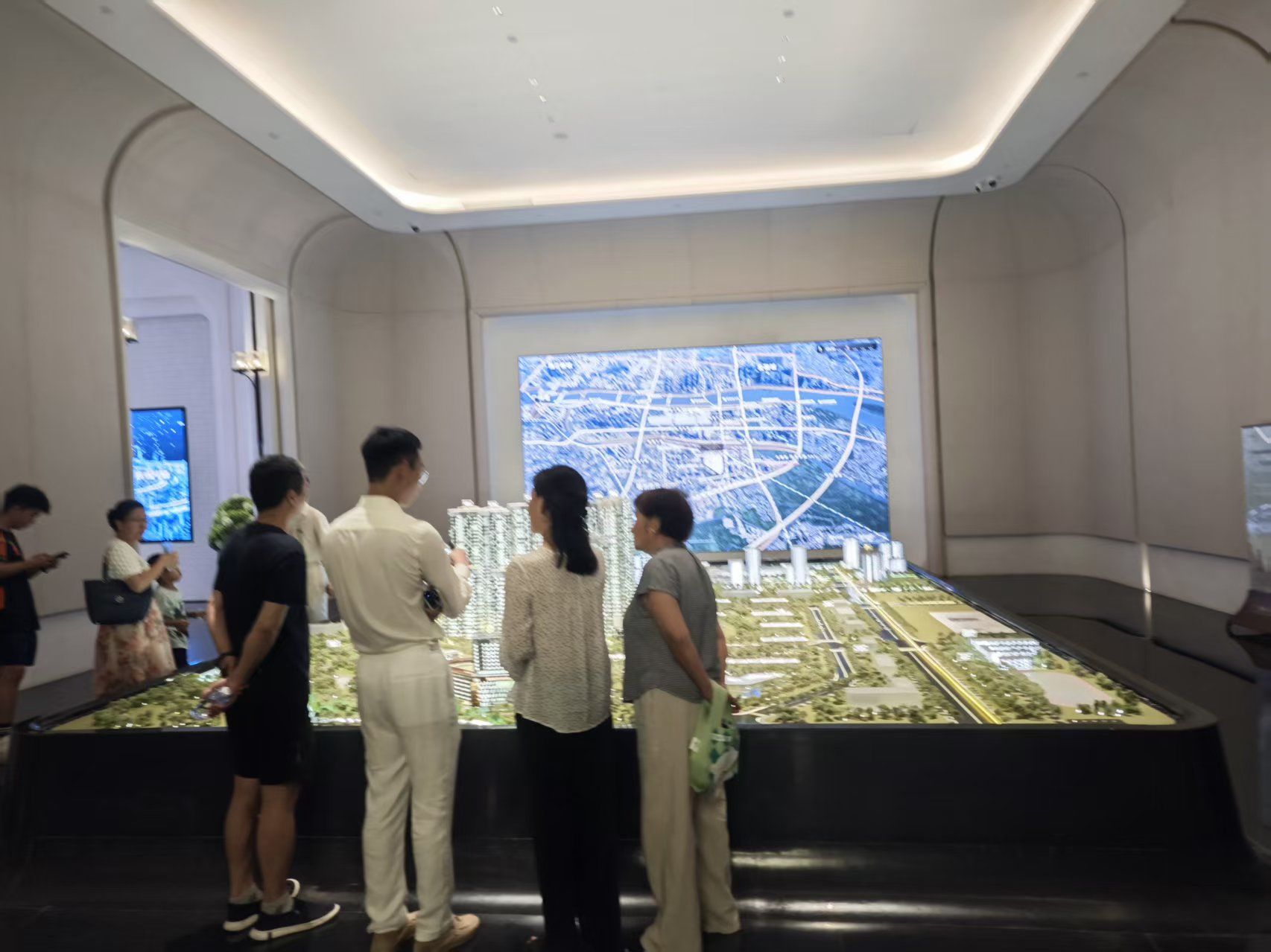 广州一二手房终结近3年连跌，核心片区豪宅领涨，多个新项目扎堆入市备战“五一”假期