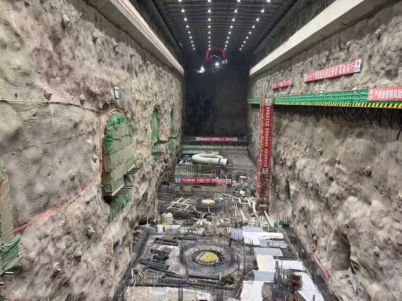 绿能出疆 | 储能赛道“另类”押注：弃锂电走光热，百亿元资本为何看好？