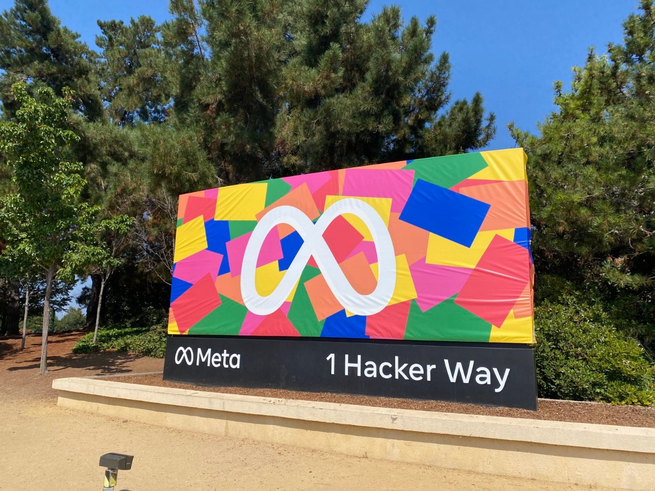 AI进入回报期 云业务成主战场！美股四巨头业绩狂增 为何谷歌股价大涨 Meta重挫？